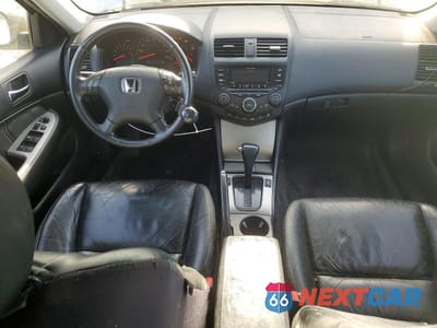 Zdjęcie 8 z 12 samochodu: 2004 HONDA ACCORD EX VIN:1HGCM66554A036470 - miniatura