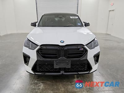 Piąte zdjęcie samochodu w środku: 2026 BMW X2 M35I VIN:WBX83GM08T5600286 - miniatura