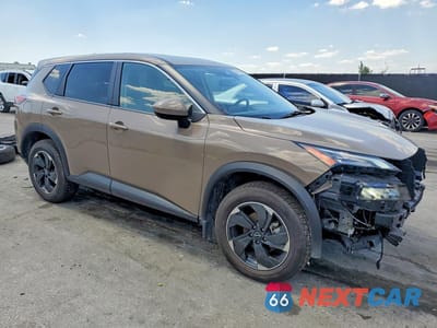 Czwarte zdjęcie samochodu z boku: 2025 NISSAN ROGUE SV VIN:JN8BT3BBXSW158690 - miniatura