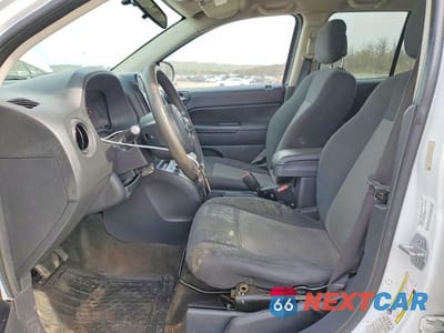 Zdjęcie 7 z 13 samochodu: 2014 JEEP COMPASS SPORT VIN:1C4NJCBA4ED750110 - miniatura