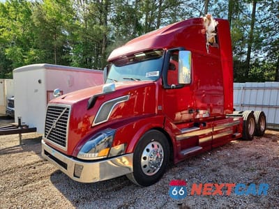 Drugie zdjęcie samochodu z przodu: 2015 VOLVO VNL SEMI TRUCK VIN:4V4NC9EJ2FN190418 - miniatura