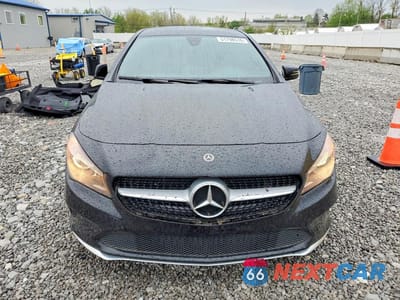 Piąte zdjęcie samochodu w środku: 2018 MERCEDES-BENZ CLA 250 VIN:WDDSJ4EB1JN622673 - miniatura