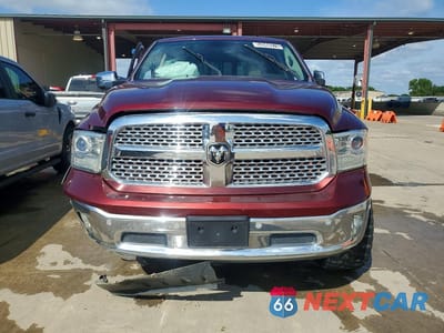 Piąte zdjęcie samochodu w środku: 2017 RAM 1500 LARAMIE VIN:1C6RR6NT8HS708779 - miniatura