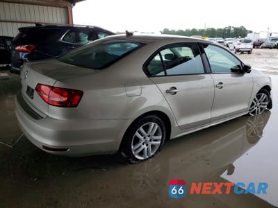 Trzecie zdjęcie samochodu z tyłu: 2015 VOLKSWAGEN JETTA BASE VIN:3VW2K7AJ7FM213162 - miniatura