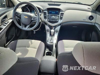Zdjęcie 8 z 12 samochodu: 2013 CHEVROLET CRUZE LS VIN:1G1PA5SG0D7295559 - miniatura