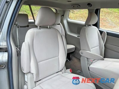 Zdjęcie 6 z 10 samochodu: 2019 KIA SEDONA L VIN:KNDMA5C17K6559206 - miniatura