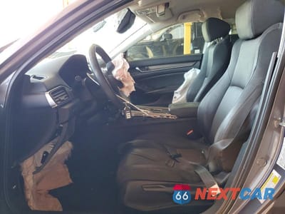 Zdjęcie 7 z 13 samochodu: 2018 HONDA ACCORD LX VIN:1HGCV1F15JA233020 - miniatura