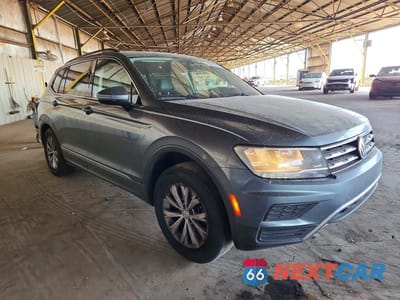 Czwarte zdjęcie samochodu z boku: 2018 VOLKSWAGEN TIGUAN SE VIN:3VV3B7AX0JM043877 - miniatura