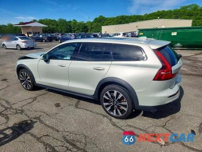 Drugie zdjęcie samochodu z przodu: 2020 VOLVO V60 CROSS COUNTRY T5 MOMENTUM VIN:YV4102WK4L1048394 - miniatura