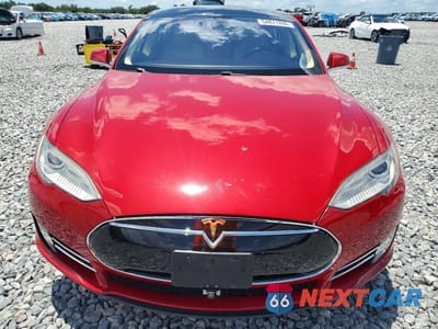 Piąte zdjęcie samochodu w środku: 2013 TESLA MODEL S VIN:5YJSA1CN5DFP09694 - miniatura