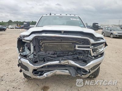 Piąte zdjęcie samochodu w środku: 2024 RAM 2500 TRADESMAN VIN:3C6UR5HL8RG253487 - miniatura