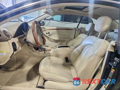 Zdjęcie 7 z 12 samochodu: 2009 MERCEDES-BENZ CLK 550 VIN:WDBTJ72H59F260795 - miniatura