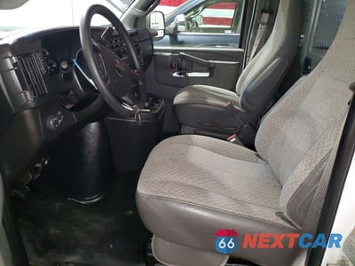 Zdjęcie 7 z 13 samochodu: 2016 GMC SAVANA G3500 VIN:1GTZ7HFG3G1204530 - miniatura