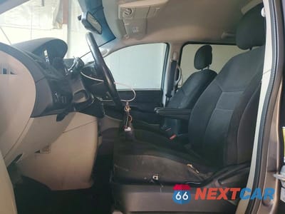 Zdjęcie 7 z 13 samochodu: 2017 DODGE GRAND CARAVAN SE VIN:2C4RDGBG0HR844068 - miniatura