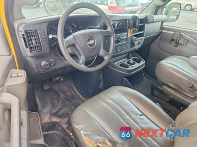 Zdjęcie 8 z 13 samochodu: 2019 CHEV EXPRESS G2500 VIN:1GCWGAFP3K1336013 - miniatura