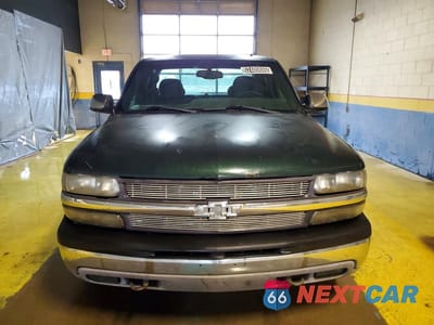 Piąte zdjęcie samochodu w środku: 2001 CHEVROLET SILVERADO K1500 VIN:1GCEK19T21E235166 - miniatura