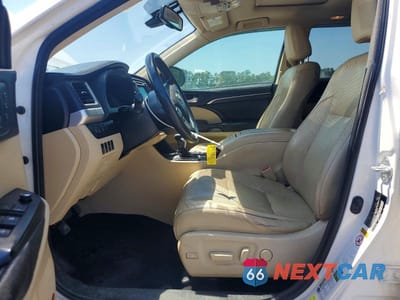 Zdjęcie 7 z 13 samochodu: 2016 TOYOTA HIGHLANDER LIMITED VIN:5TDYKRFH0GS132052 - miniatura