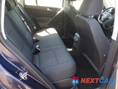 Zdjęcie 10 z 12 samochodu: 2011 VOLKSWAGEN TIGUAN S VIN:WVGAV7AX0BW553432 - miniatura