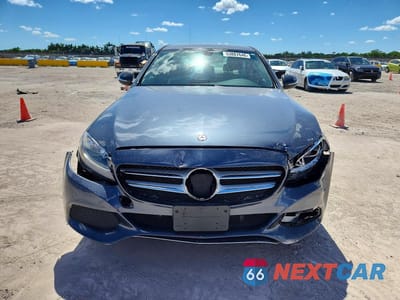 Piąte zdjęcie samochodu w środku: 2015 MERCEDES-BENZ C 300 VIN:55SWF4JB2FU044736 - miniatura