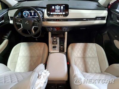 Zdjęcie 8 z 13 samochodu: 2024 MITSUBISHI OUTLANDER SEL VIN:JA4J4WA82RZ064348 - miniatura