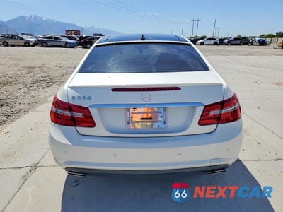 Zdjęcie 6 z 12 samochodu: 2011 MERCEDES-BENZ E 550 VIN:WDDKJ7CBXBF092168 - miniatura