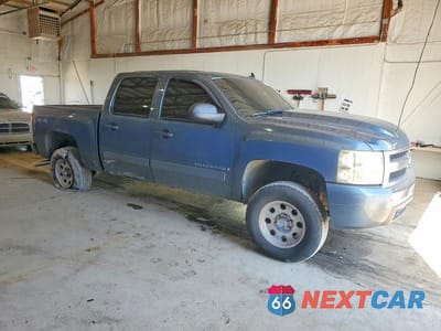 Czwarte zdjęcie samochodu z boku: 2008 CHEVROLET SILVERADO K1500 VIN:2GCEK13C281155418 - miniatura