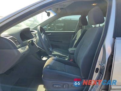 Zdjęcie 7 z 12 samochodu: 2005 TOYOTA CAMRY LE VIN:4T1BE32K55U595692 - miniatura