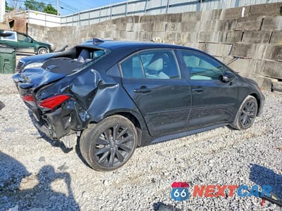 Trzecie zdjęcie samochodu z tyłu: 2025 TOYOTA COROLLA SE VIN:5YFS4MCE9SP220015 - miniatura