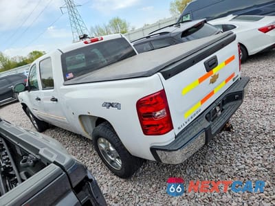 Drugie zdjęcie samochodu z przodu: 2013 CHEVROLET SILVERADO K1500 HYBRID VIN:3GCUKUEJ6DG235461 - miniatura