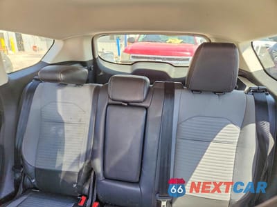 Zdjęcie 10 z 13 samochodu: 2018 FORD ESCAPE SE VIN:1FMCU0GD7JUD37460 - miniatura