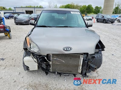 Piąte zdjęcie samochodu w środku: 2011 KIA SOUL + VIN:KNDJT2A21B7215694 - miniatura