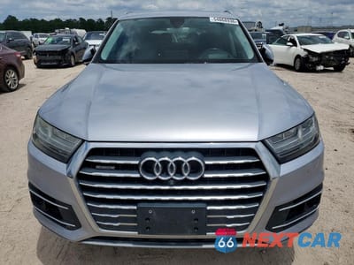 Piąte zdjęcie samochodu w środku: 2017 AUDI Q7 PRESTIGE VIN:WA1VAAF70HD000883 - miniatura