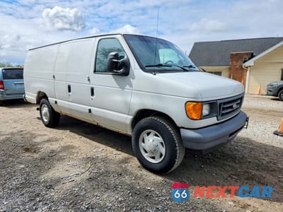 Czwarte zdjęcie samochodu z boku: 2007 FORD ECONOLINE E350 SUPER DUTY VAN VIN:1FTSS34L07DA06683 - miniatura