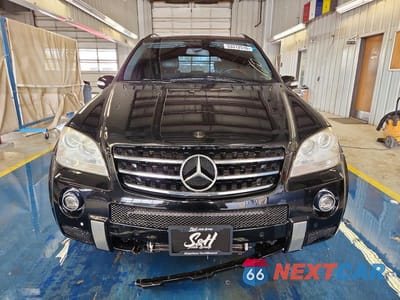 Piąte zdjęcie samochodu w środku: 2007 MERCEDES-BENZ ML 63 AMG VIN:4JGBB77E17A199878 - miniatura