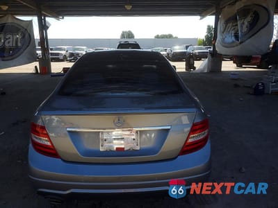 Zdjęcie 6 z 12 samochodu: 2012 MERCEDES-BENZ C 250 VIN:WDDGJ4HB8CF934908 - miniatura