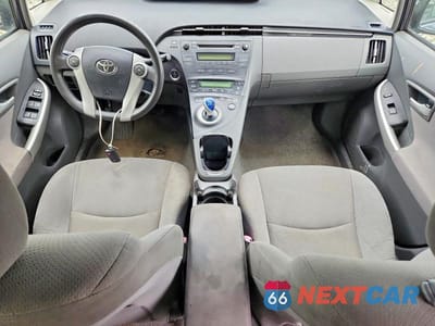 Zdjęcie 8 z 12 samochodu: 2011 TOYOTA PRIUS TWO VIN:JTDKN3DU1B0319337 - miniatura