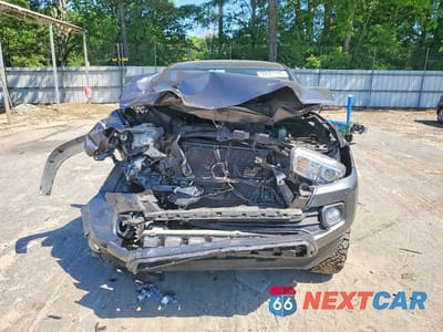 Piąte zdjęcie samochodu w środku: 2016 TOYOTA TACOMA SR5 V6 VIN:3TMAZ5CNXGM003493 - miniatura