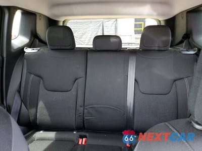 Zdjęcie 10 z 14 samochodu: 2023 JEEP RENEGADE LATITUDE VIN:ZACNJDB10PPP39208 - miniatura