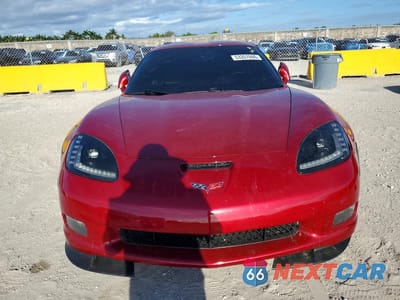 Piąte zdjęcie samochodu w środku: 2010 CHEVROLET CORVETTE VIN:1G1YG2DW2A5100588 - miniatura