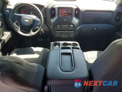 Zdjęcie 8 z 12 samochodu: 2021 CHEVROLET SILVERADO K1500 CUSTOM VIN:3GCPYBEK9MG254305 - miniatura