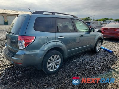Trzecie zdjęcie samochodu z tyłu: 2011 SUBARU FORESTER 2.5X PREMIUM VIN:JF2SHBDC7BH733895 - miniatura