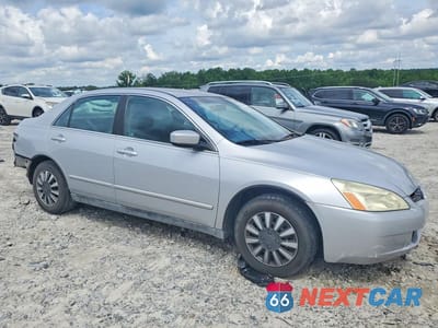 Czwarte zdjęcie samochodu z boku: 2005 HONDA ACCORD LX VIN:1HGCM56495A067269 - miniatura