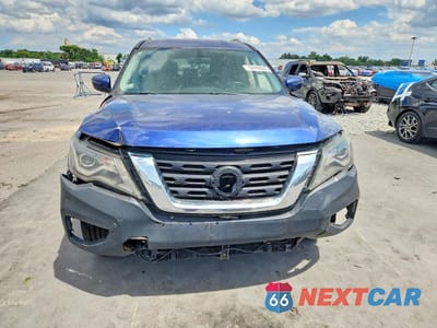 Piąte zdjęcie samochodu w środku: 2017 NISSAN PATHFINDER S VIN:5N1DR2MM7HC631656 - miniatura