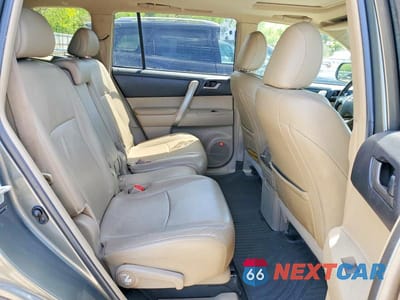 Zdjęcie 11 z 13 samochodu: 2012 TOYOTA HIGHLANDER SE VIN:5TDBK3EH7CS117224 - miniatura