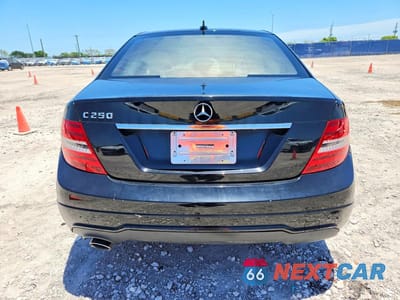 Zdjęcie 6 z 12 samochodu: 2012 MERCEDES-BENZ C 250 VIN:WDDGF4HB3CR209166 - miniatura