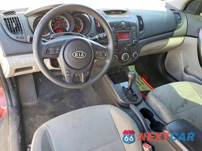 Zdjęcie 8 z 13 samochodu: 2010 KIA FORTE EX VIN:KNAFU6A27A5109736 - miniatura