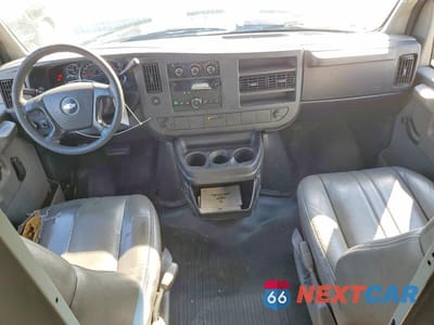 Zdjęcie 8 z 13 samochodu: 2008 CHEV EXPRESS G1500 VIN:1GCFG15X281104707 - miniatura