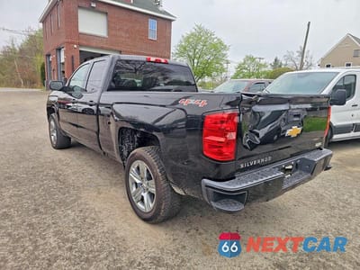 Trzecie zdjęcie samochodu z tyłu: 2017 CHEVROLET SILVERADO K1500 CUSTOM VIN:1GCVKPEC3HZ182800 - miniatura