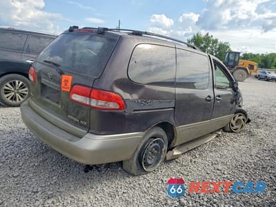 Trzecie zdjęcie samochodu z tyłu: 2002 TOYOTA SIENNA XLE VIN:4T3ZF13C42U477742 - miniatura