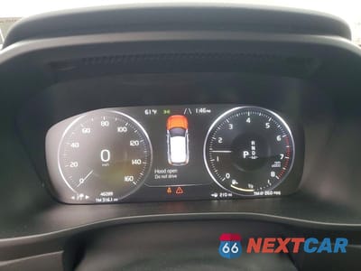 Zdjęcie 9 z 13 samochodu: 2021 VOLVO XC40 PLUS VIN:YV4162UM2M2462918 - miniatura